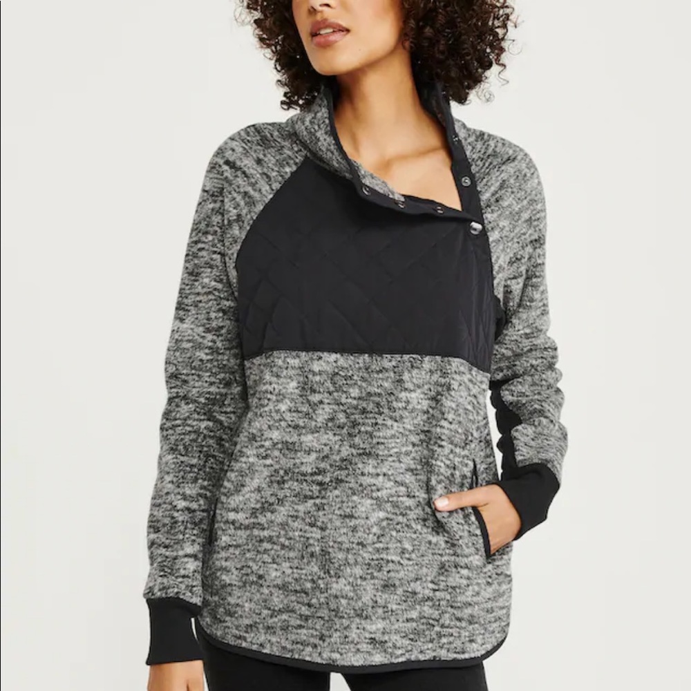 Abercrombie asymmetrical snap up fleece
